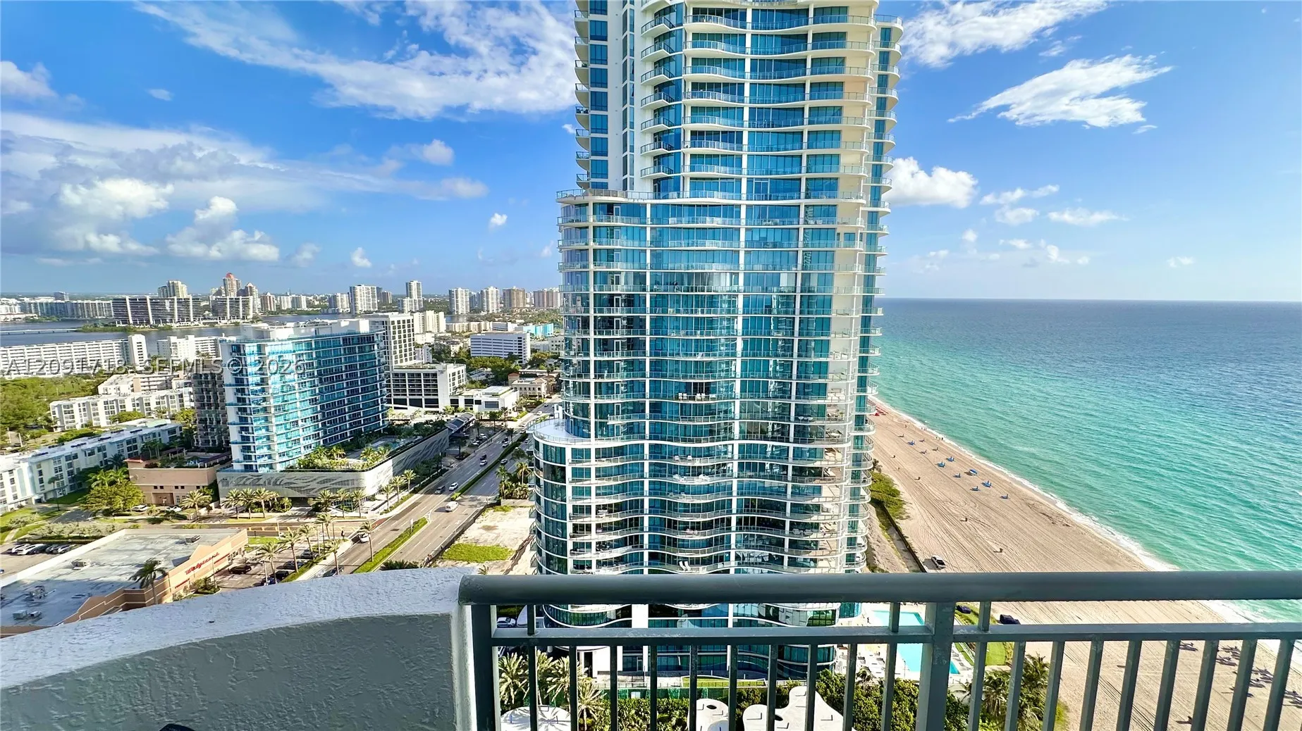 17375 Collins Ave #2607