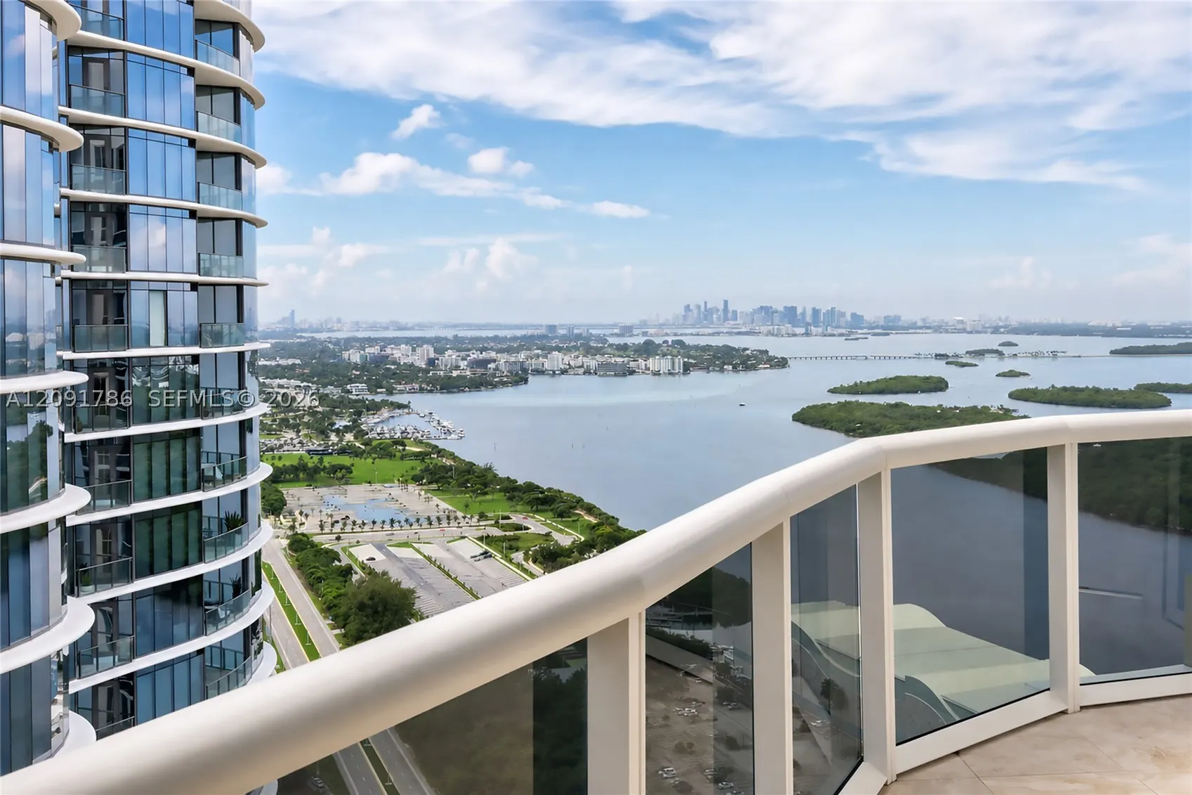 15811 Collins Ave #4007