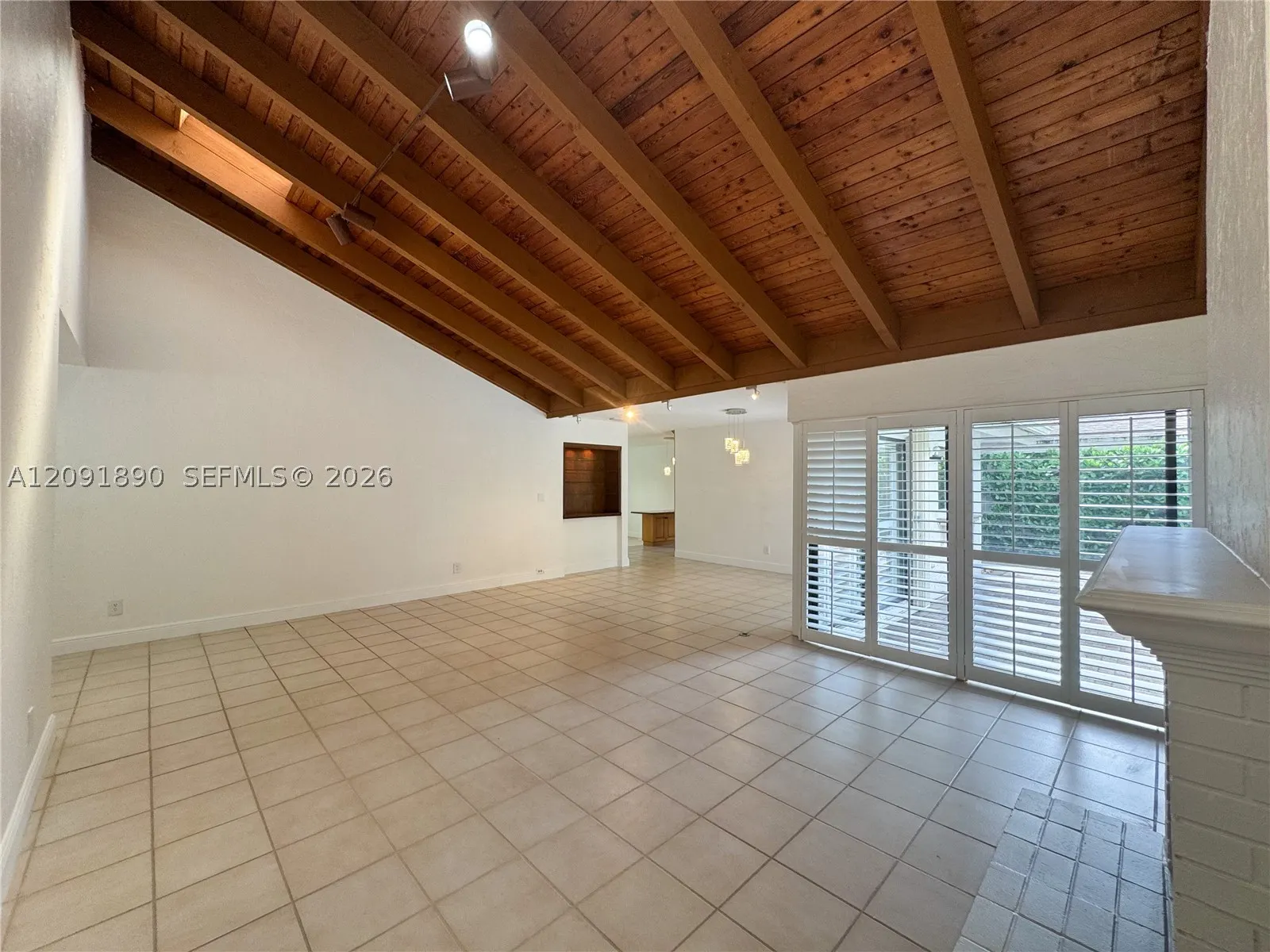 76 Ivy Rd