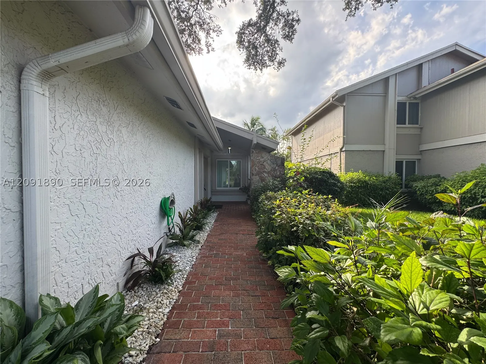 76 Ivy Rd