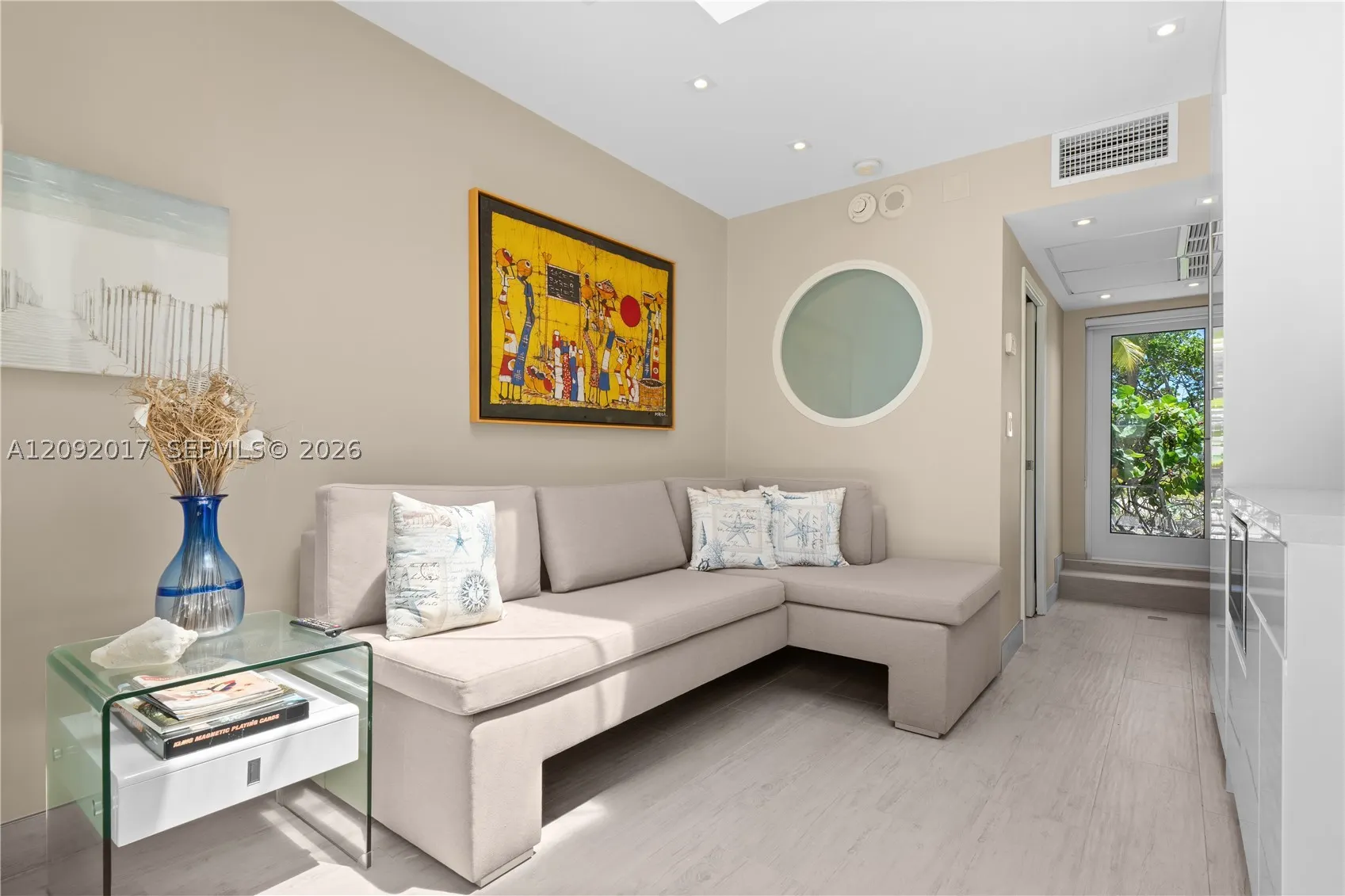9999 Collins Ave #9J