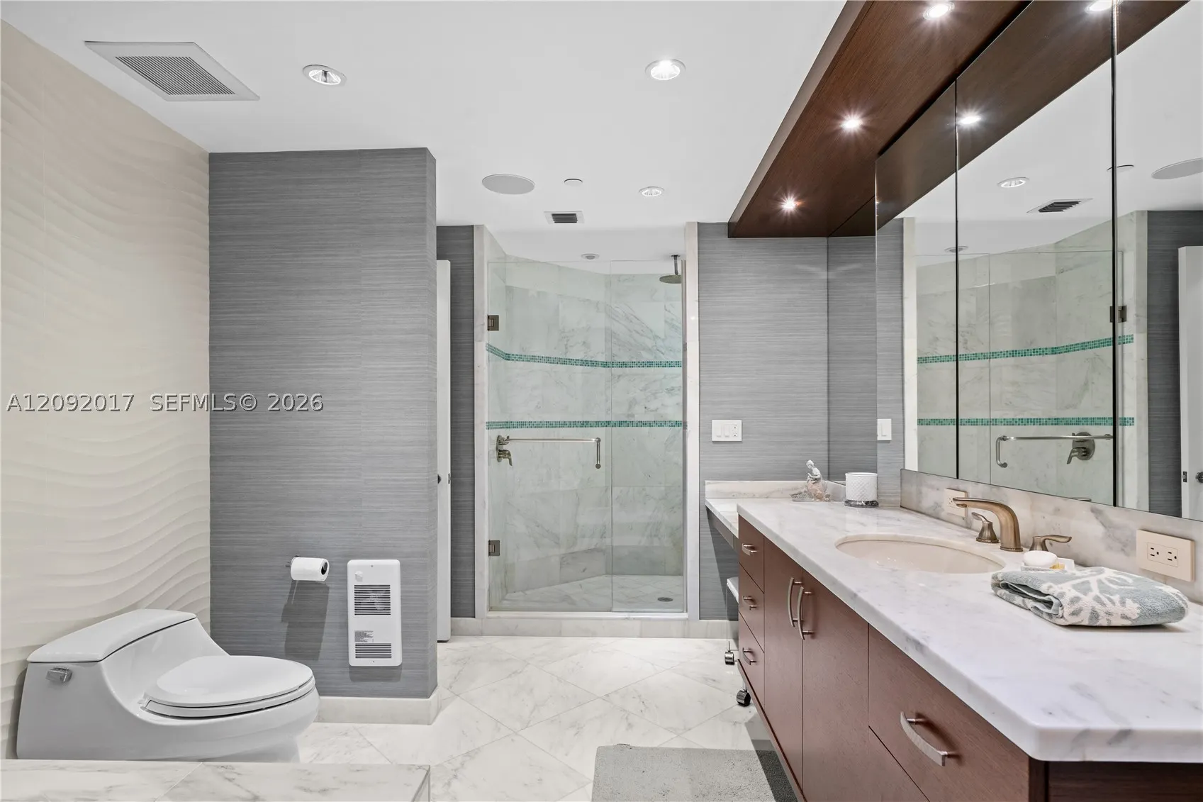 9999 Collins Ave #9J