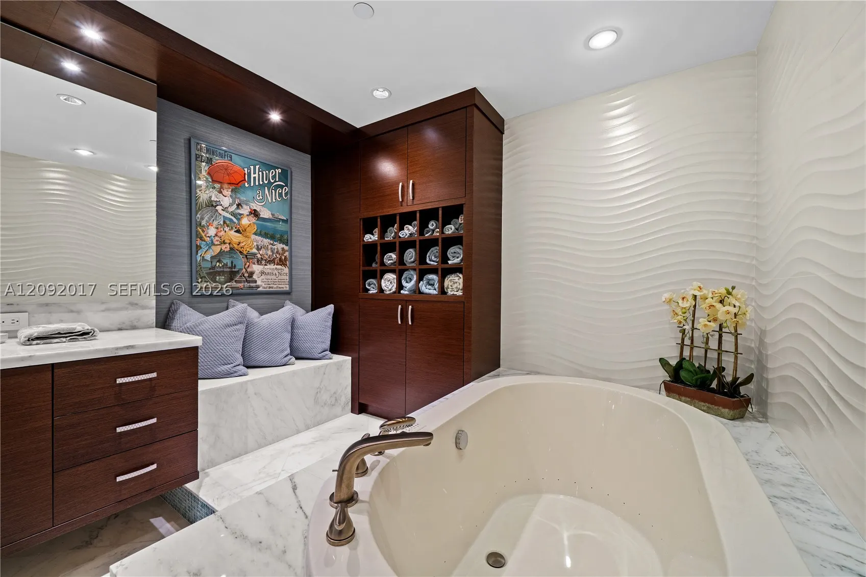9999 Collins Ave #9J