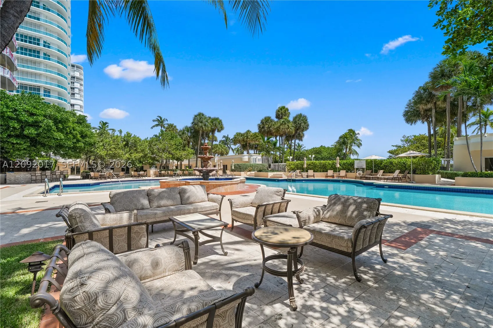 9999 Collins Ave #9J