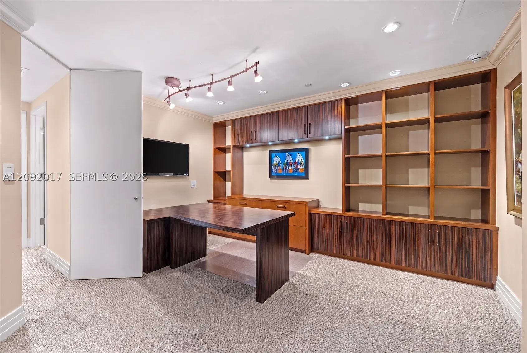 9999 Collins Ave #9J