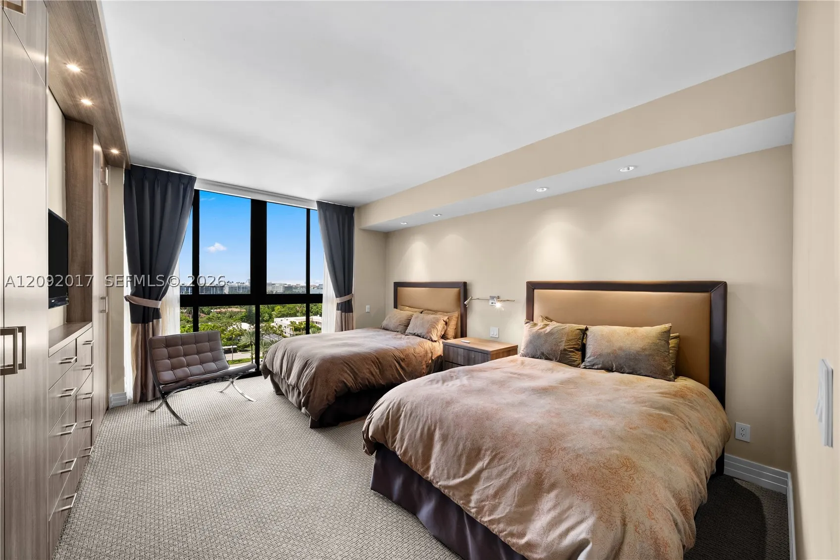 9999 Collins Ave #9J