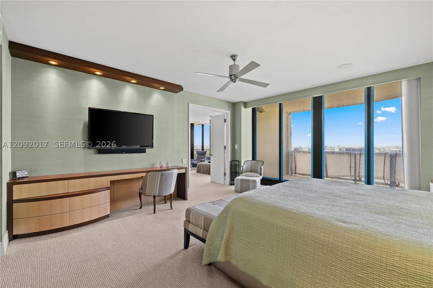 9999 Collins Ave #9J