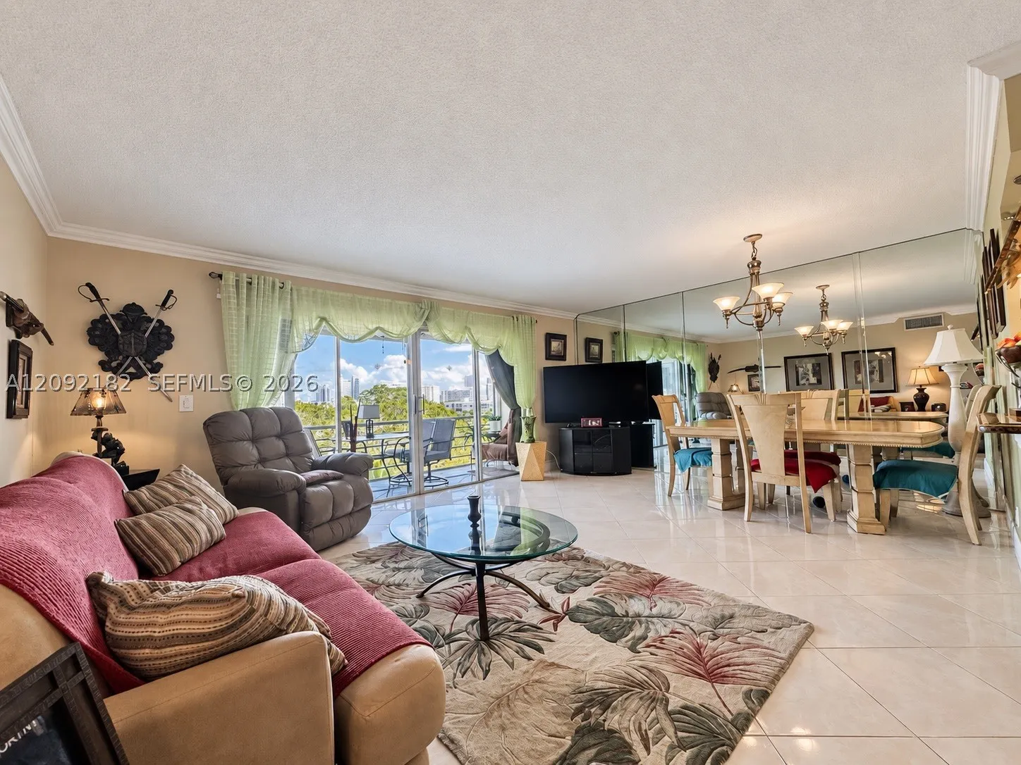 1000 NE 14th Ave #703