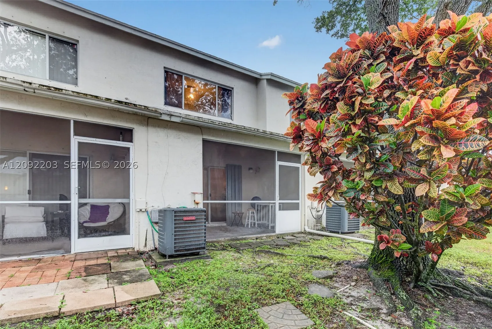 3176 SW 50th St