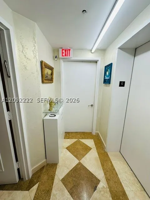 18911 Collins Ave #604