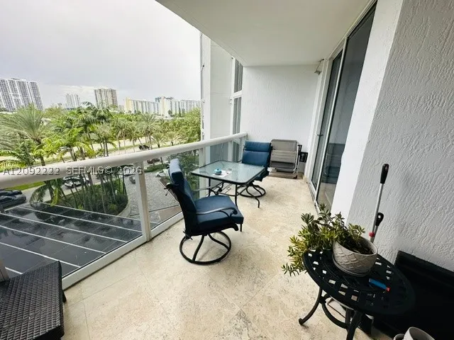18911 Collins Ave #604