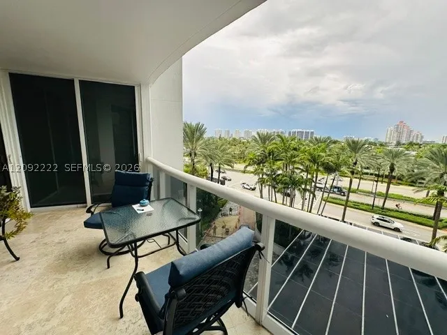 18911 Collins Ave #604