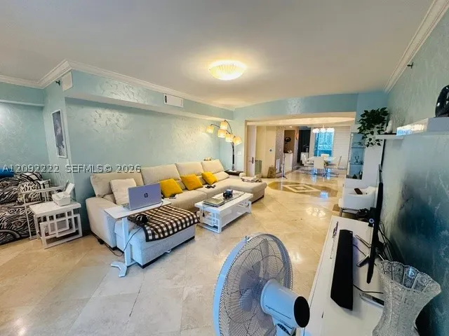 18911 Collins Ave #604