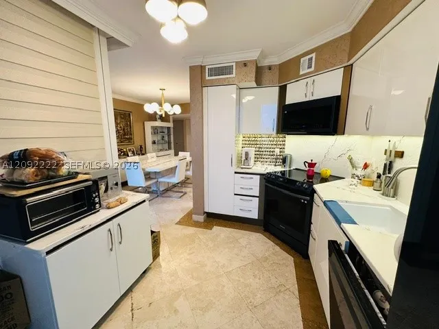 18911 Collins Ave #604