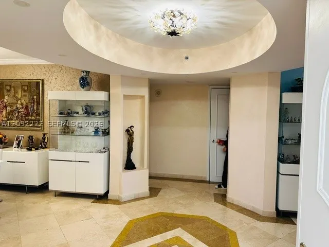 18911 Collins Ave #604