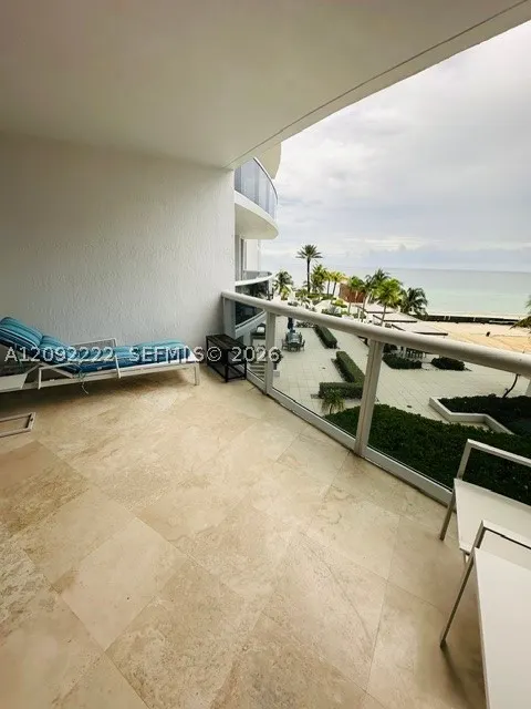 18911 Collins Ave #604