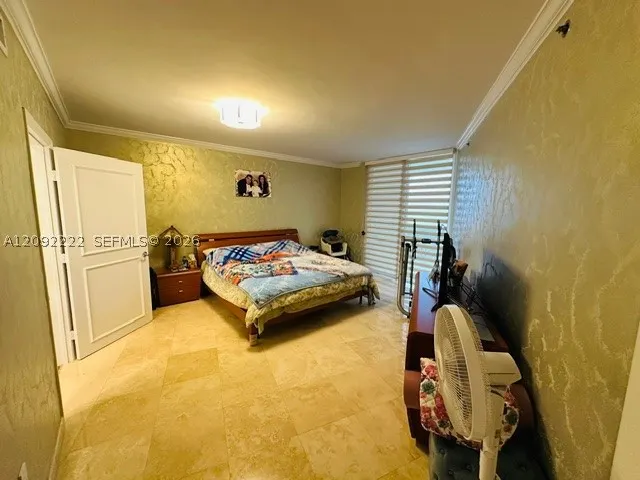 18911 Collins Ave #604