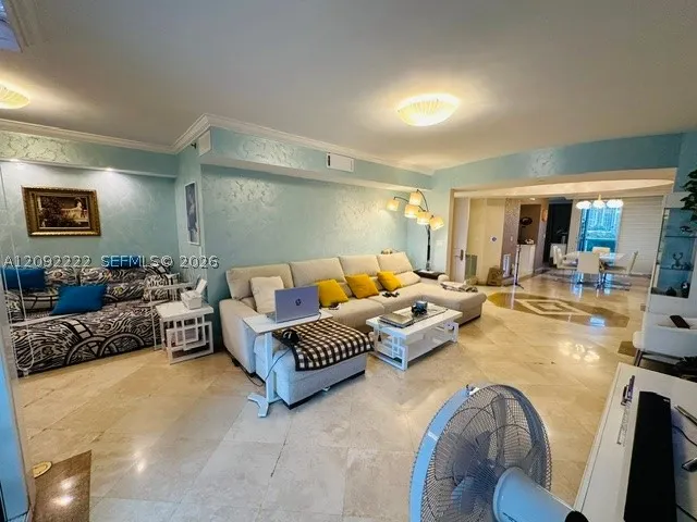 18911 Collins Ave #604