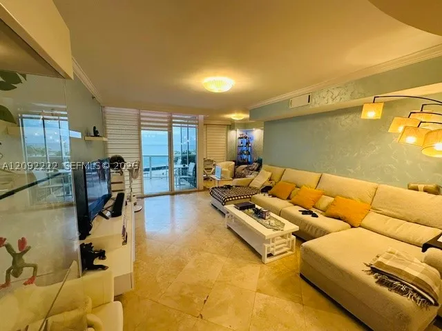 18911 Collins Ave #604