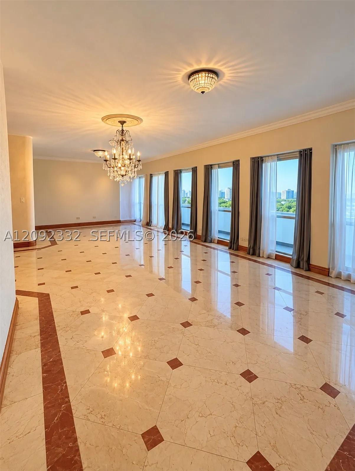 700 Biltmore Way #1212