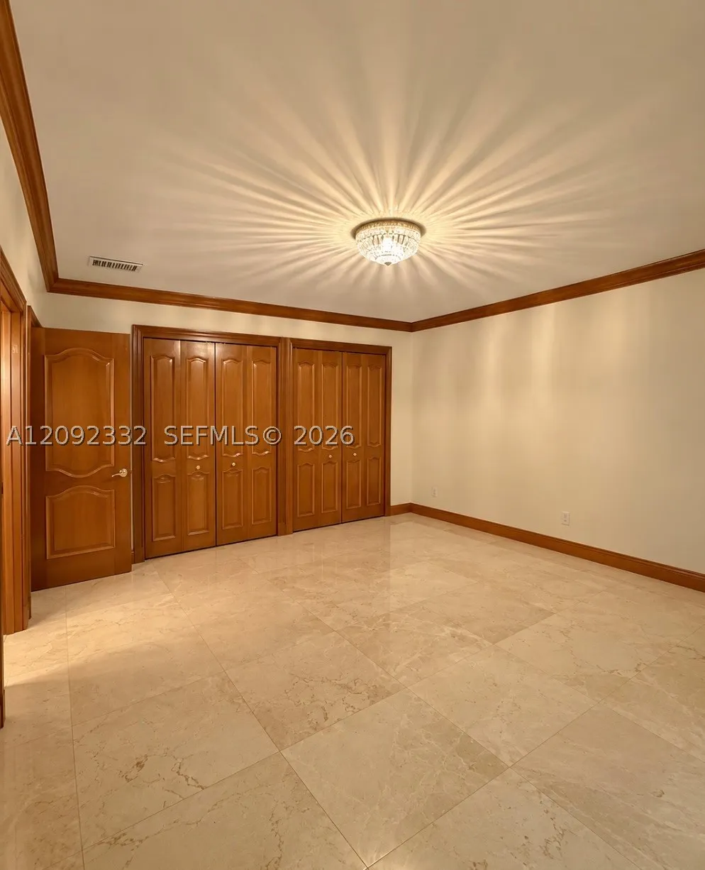 700 Biltmore Way #1212