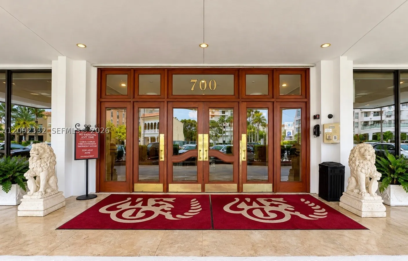 700 Biltmore Way #1212