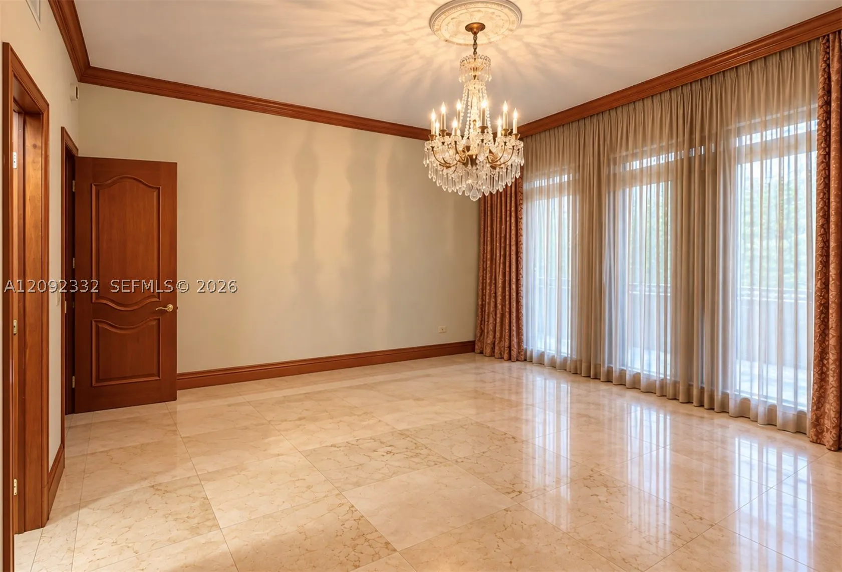700 Biltmore Way #1212