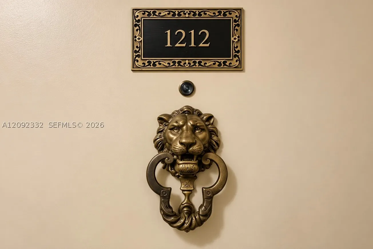 700 Biltmore Way #1212