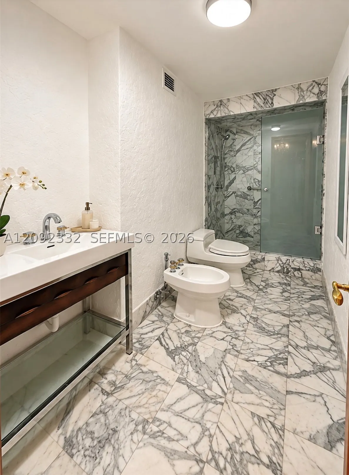700 Biltmore Way #1212