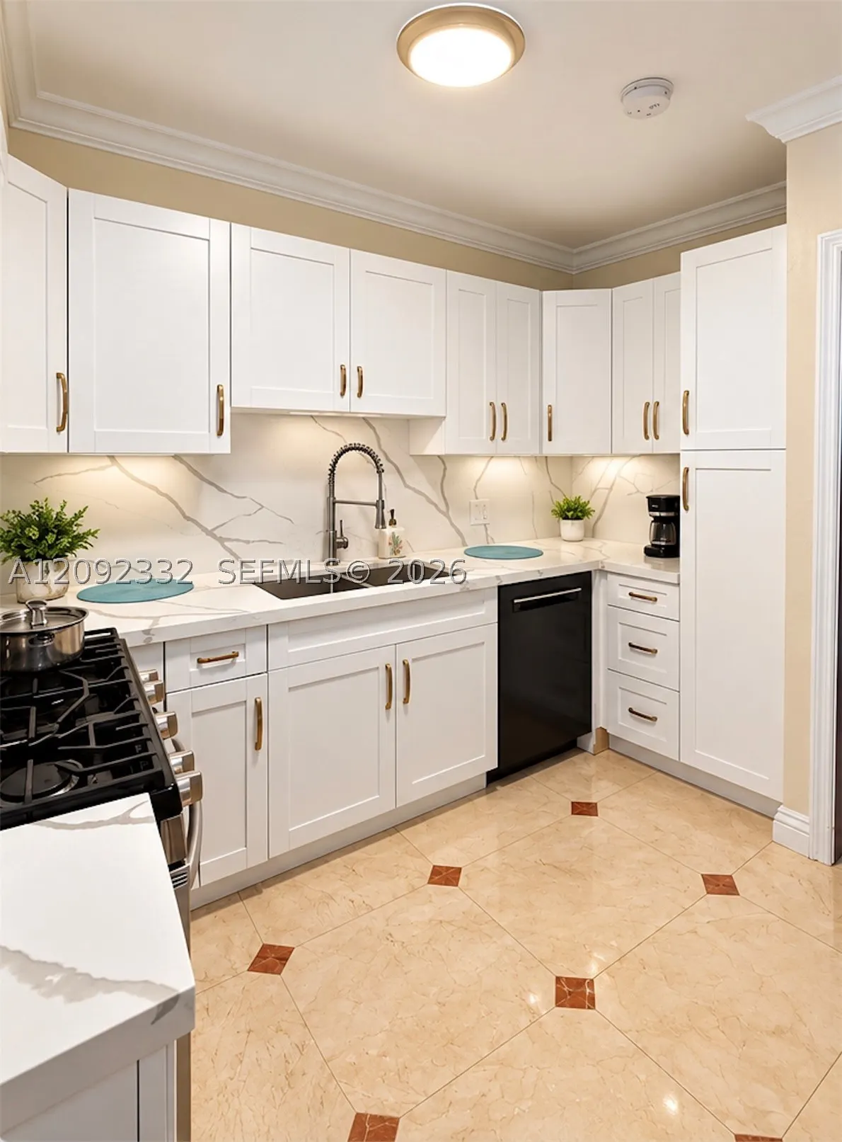 700 Biltmore Way #1212
