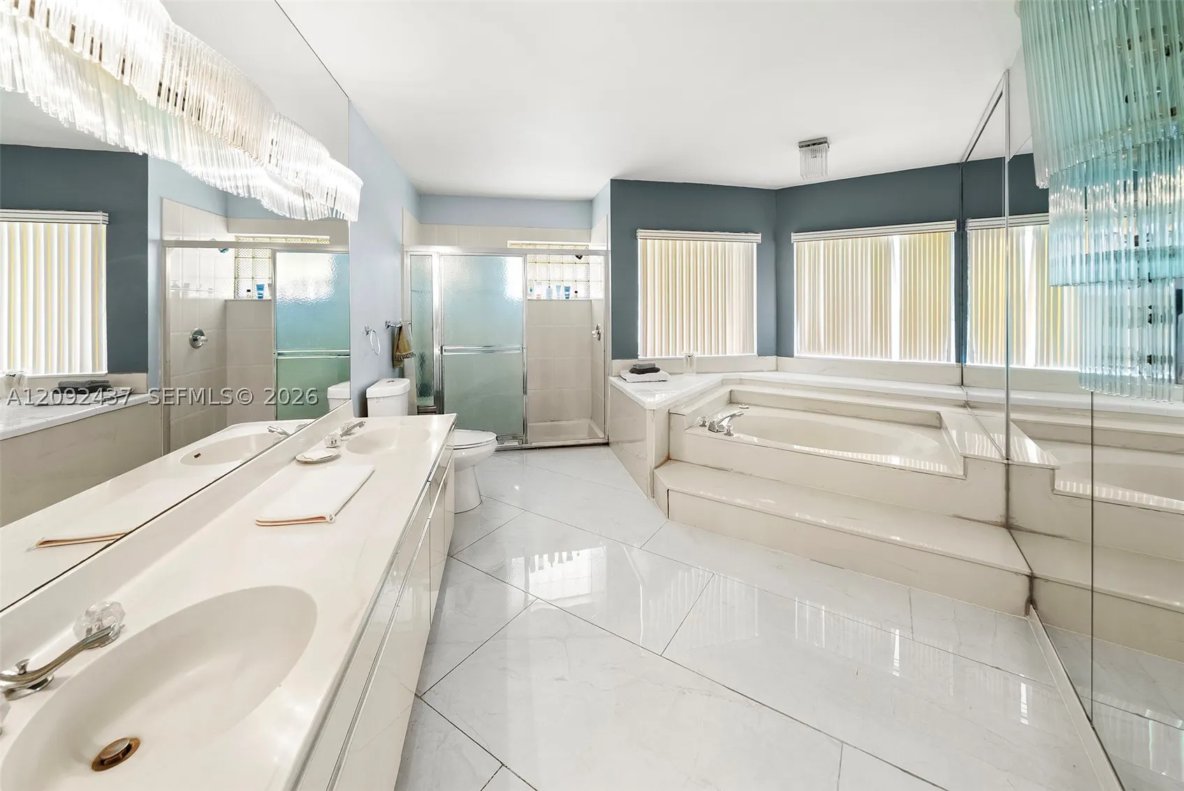507 Palm Dr