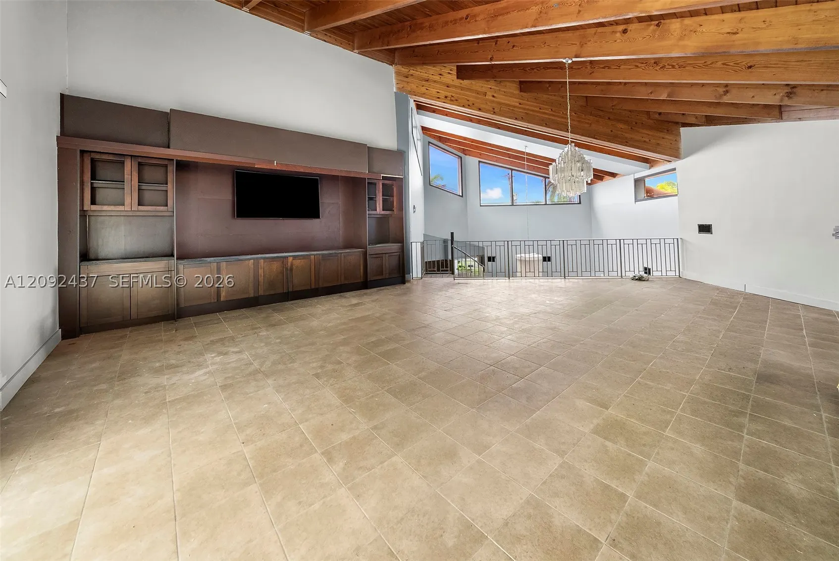 507 Palm Dr