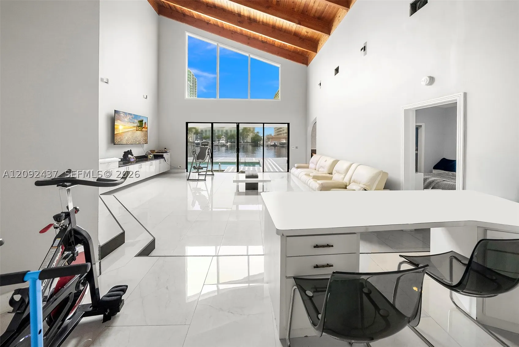 507 Palm Dr