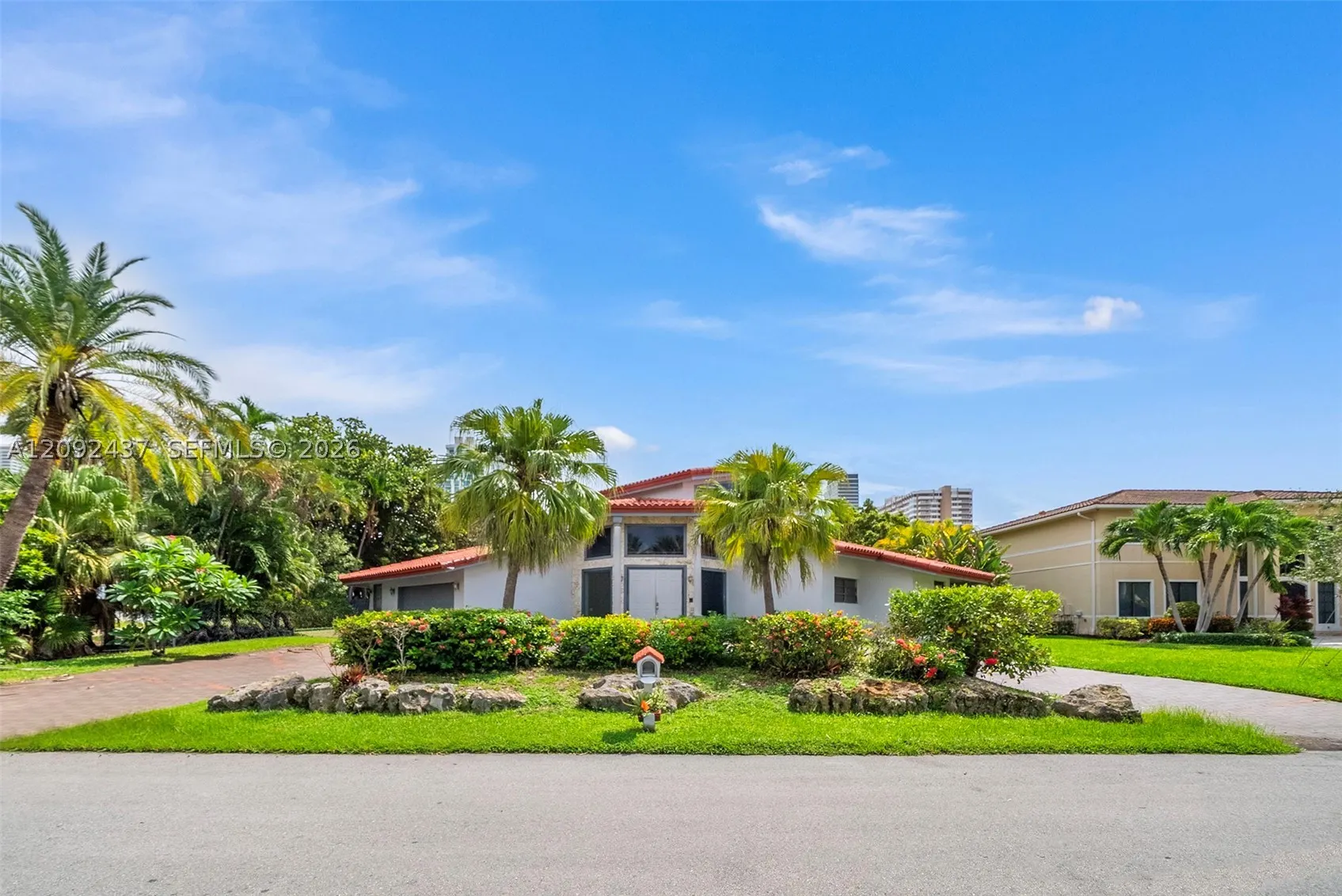 507 Palm Dr