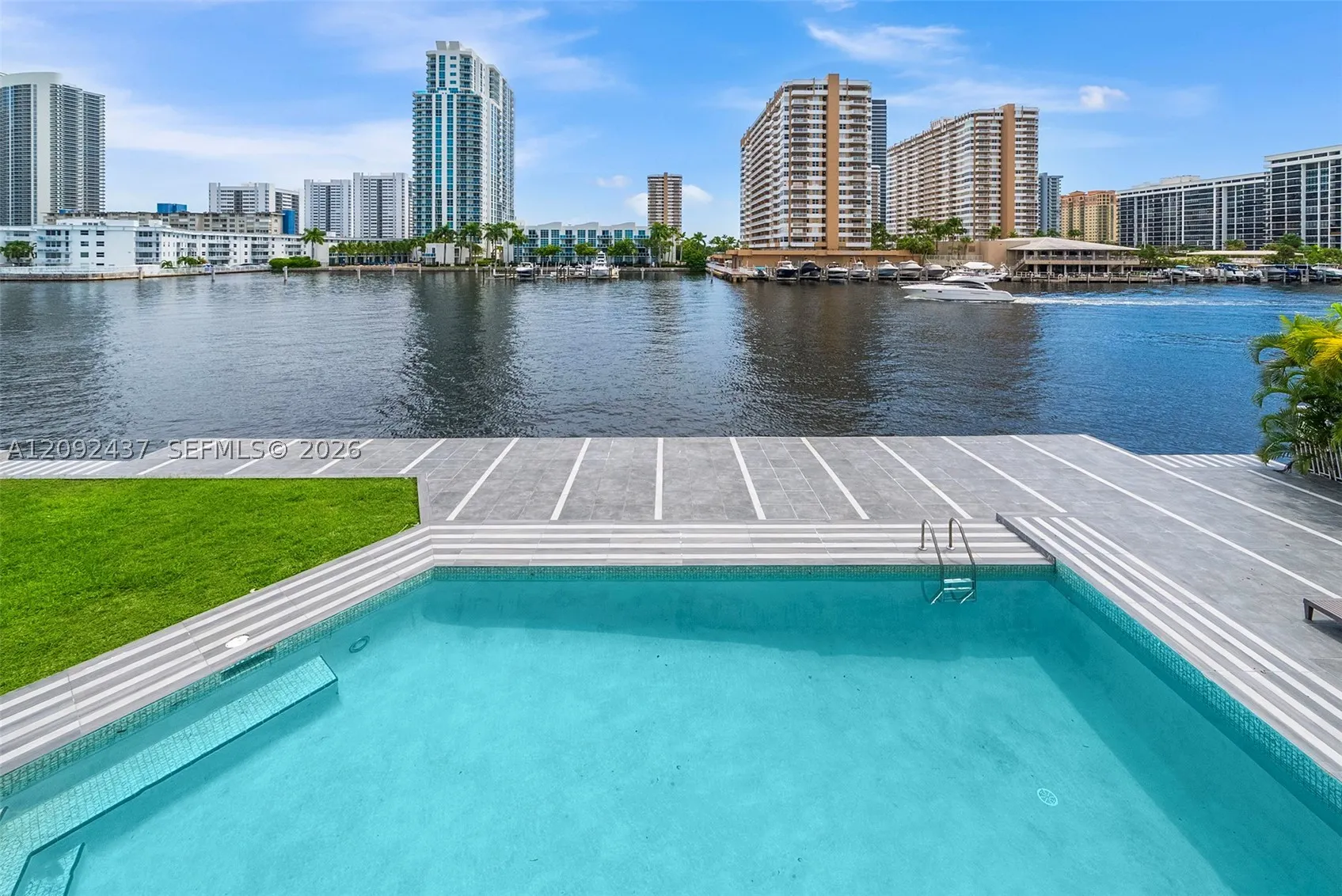 507 Palm Dr