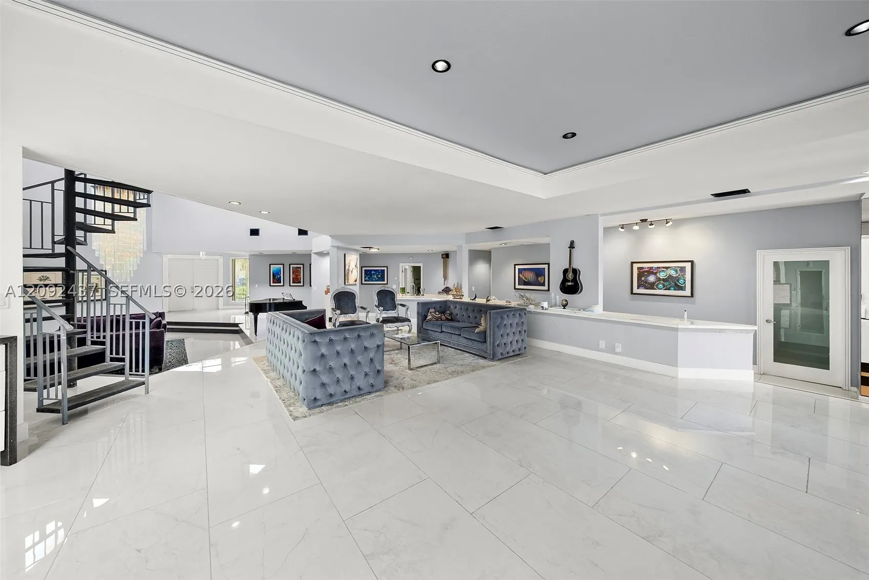 507 Palm Dr