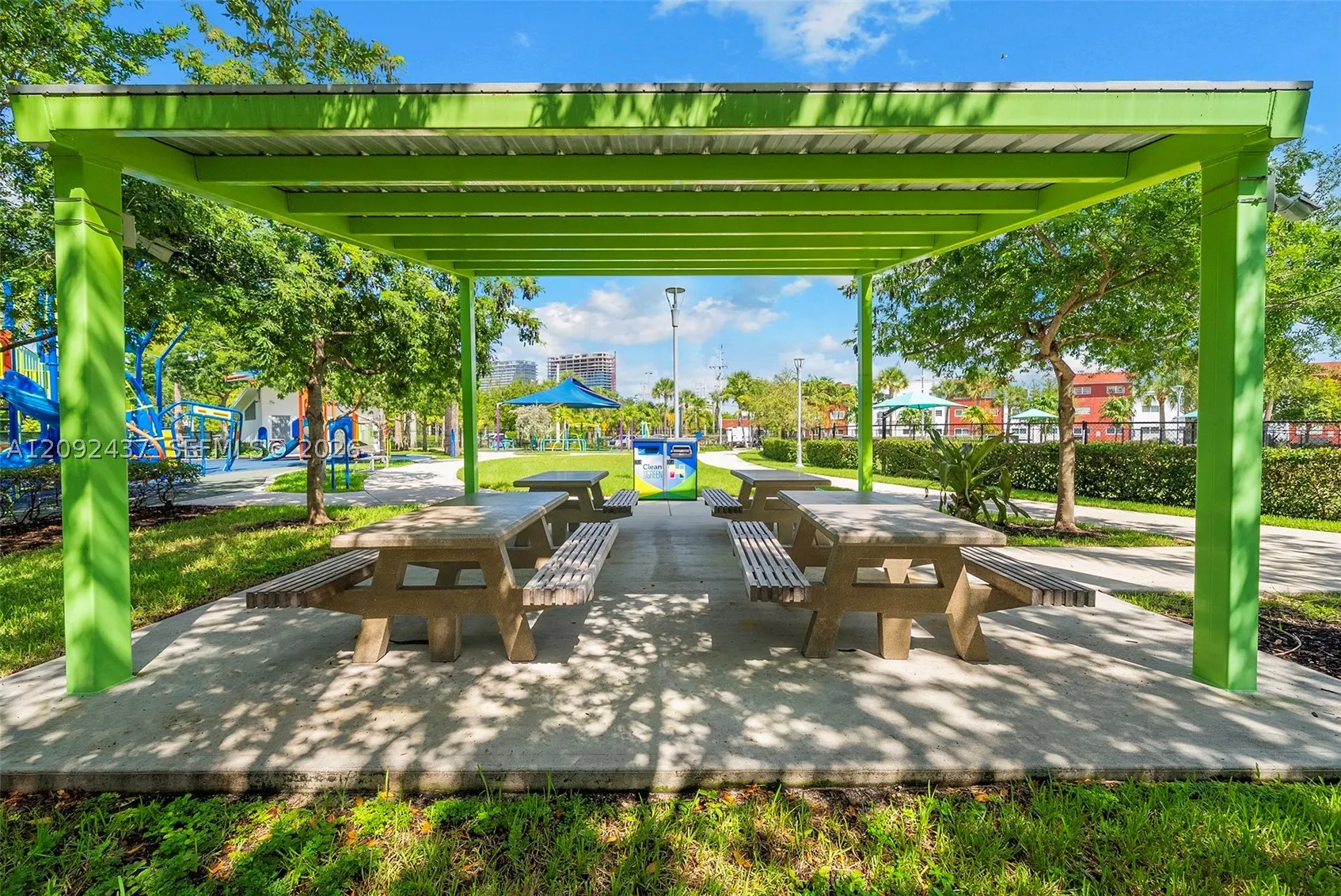 507 Palm Dr