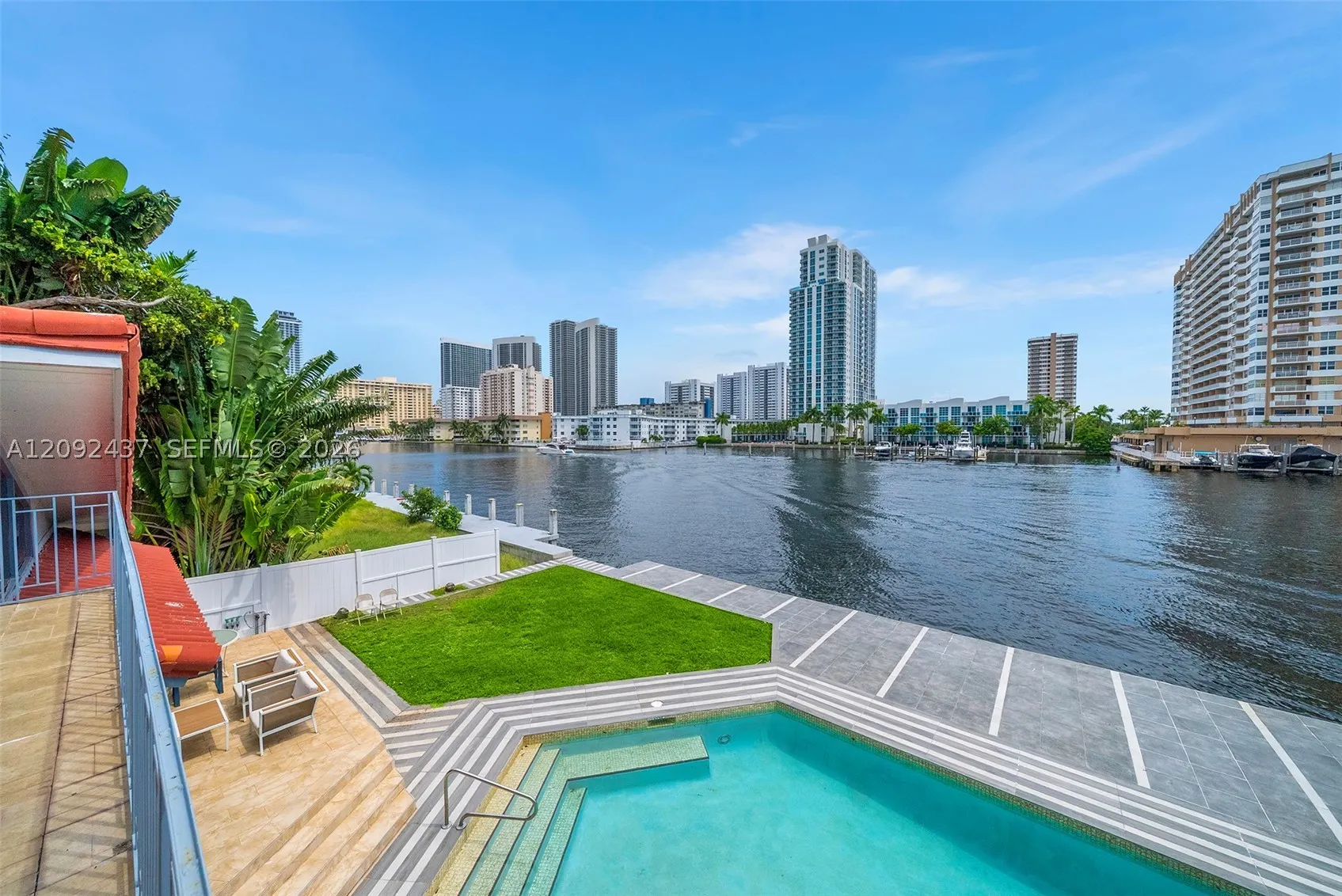 507 Palm Dr
