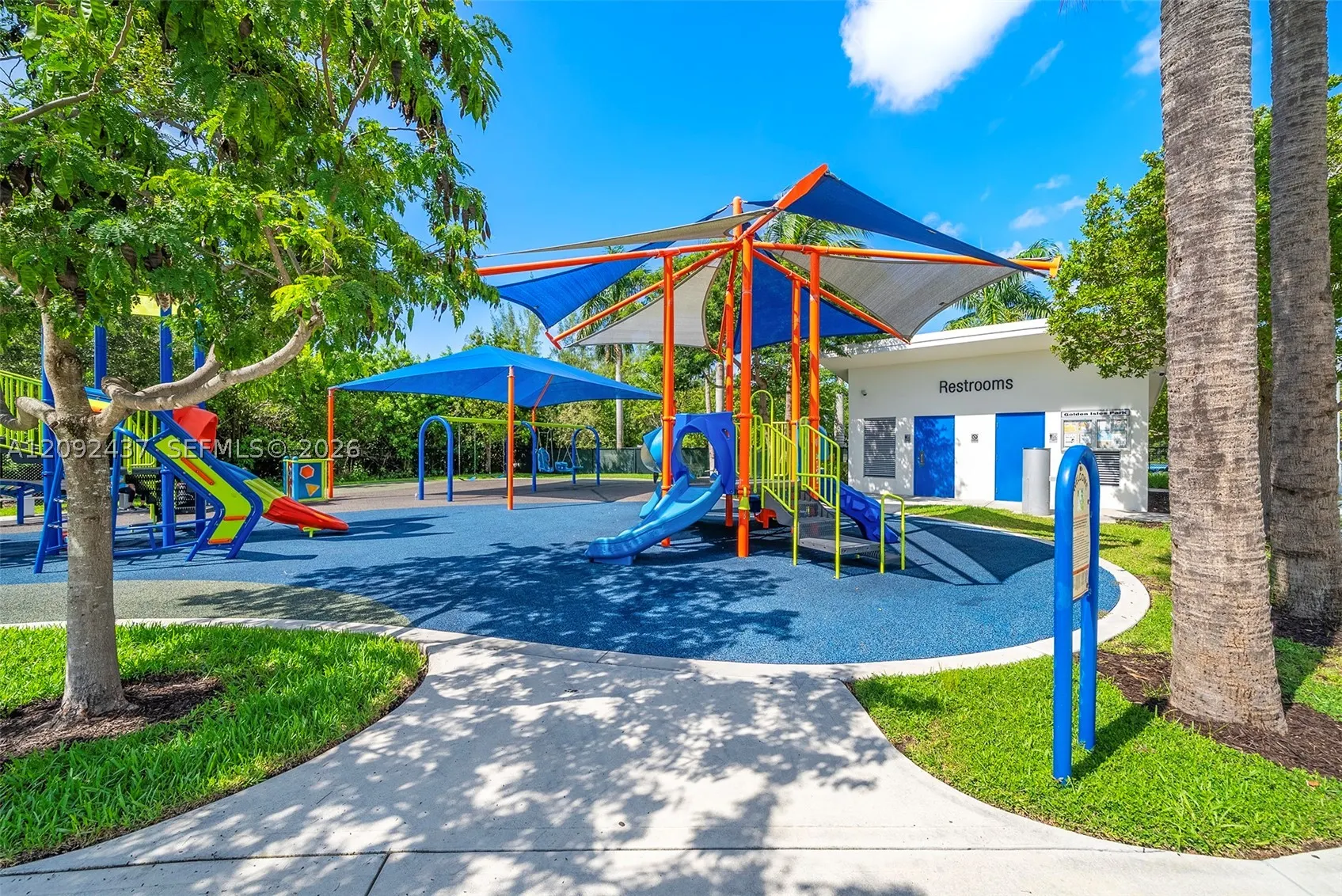 507 Palm Dr