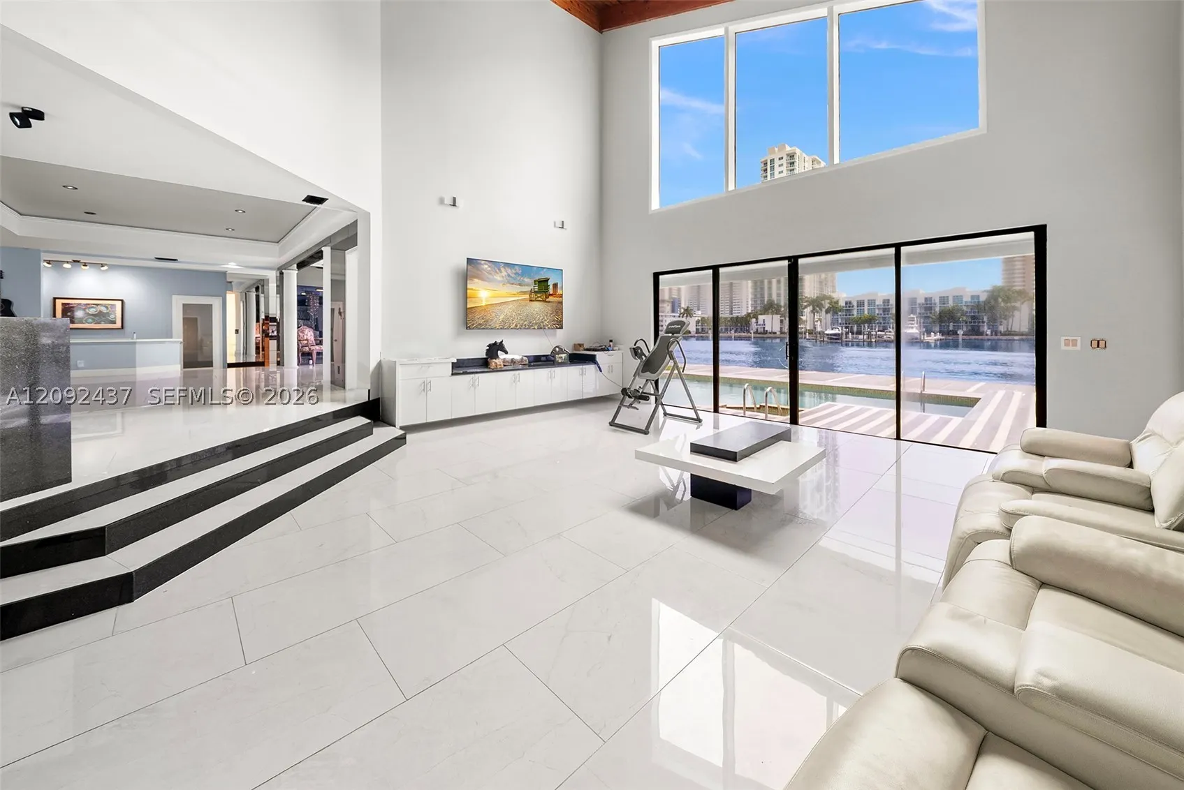 507 Palm Dr