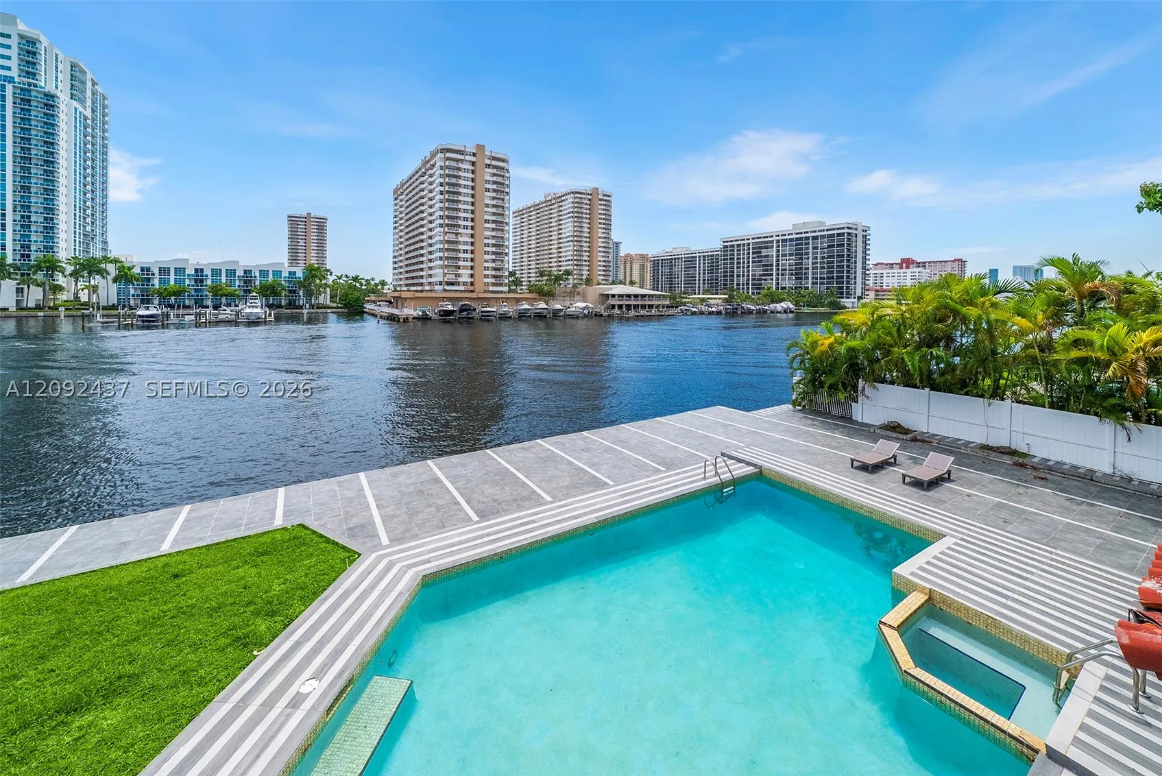 507 Palm Dr