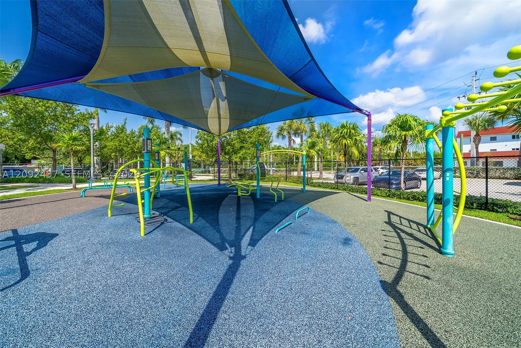 507 Palm Dr