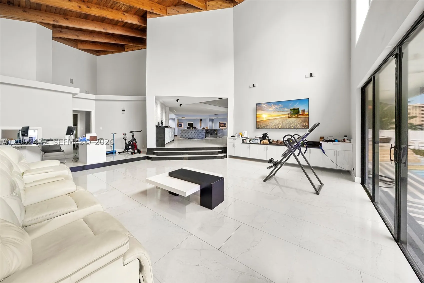 507 Palm Dr
