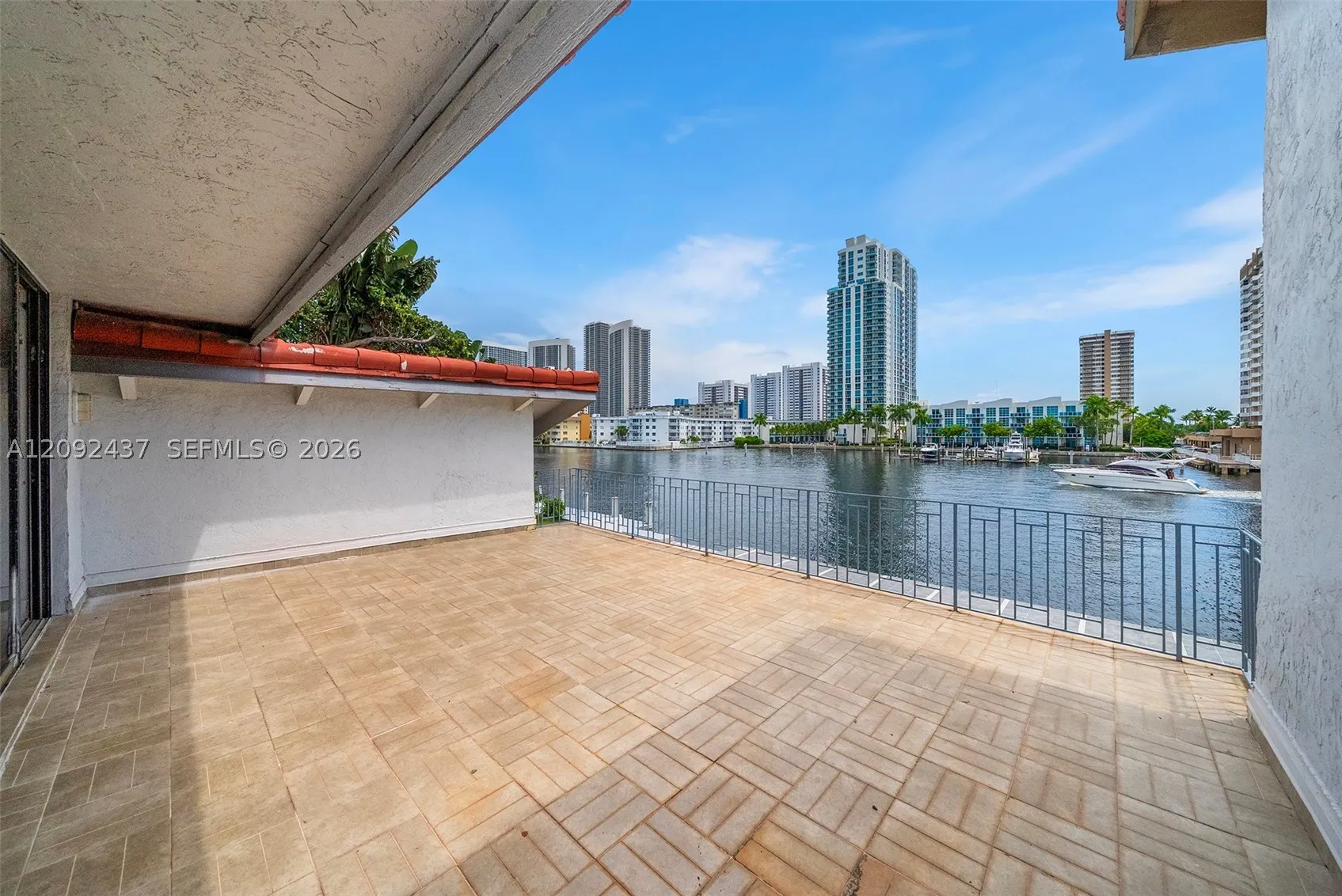 507 Palm Dr