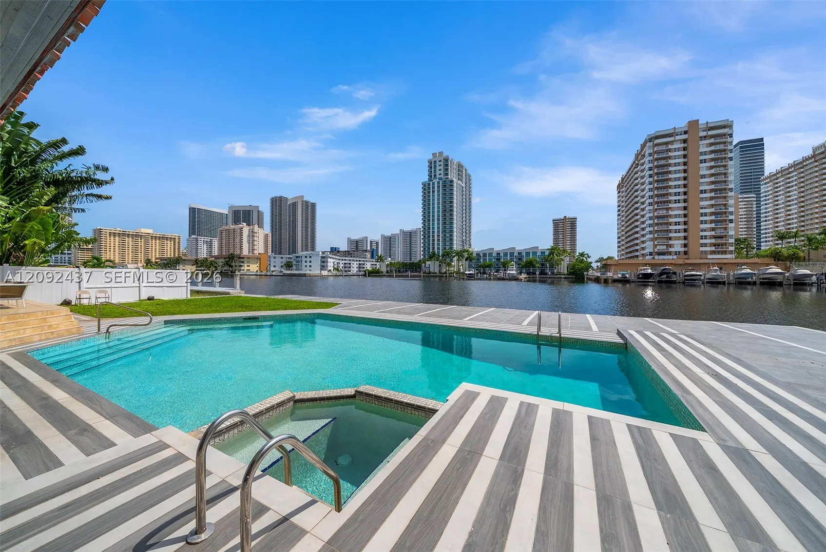 507 Palm Dr