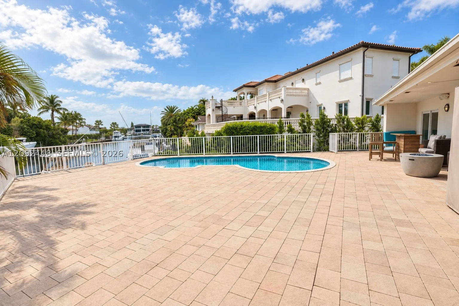 705 Bella Vista Ave