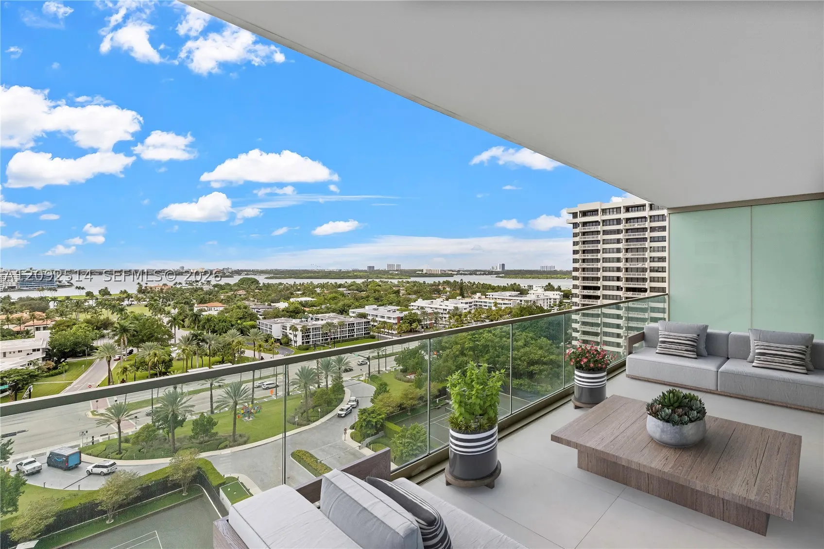10201 Collins Ave #1104