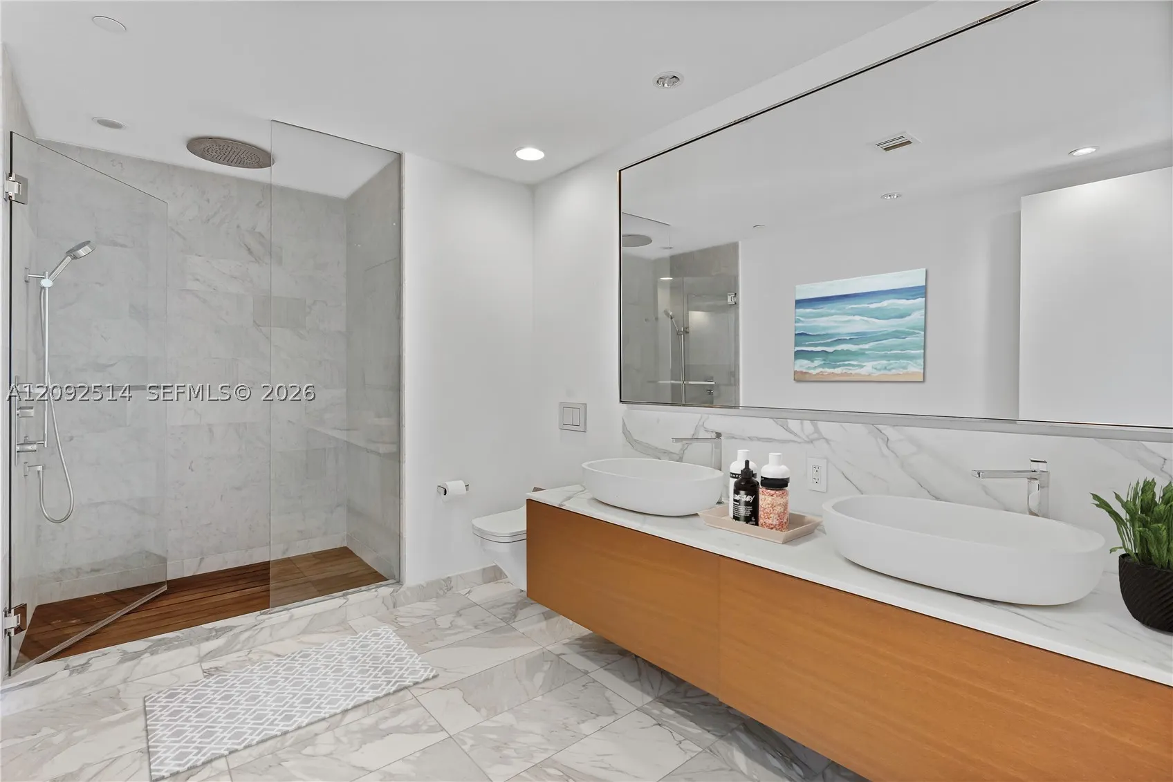 10201 Collins Ave #1104