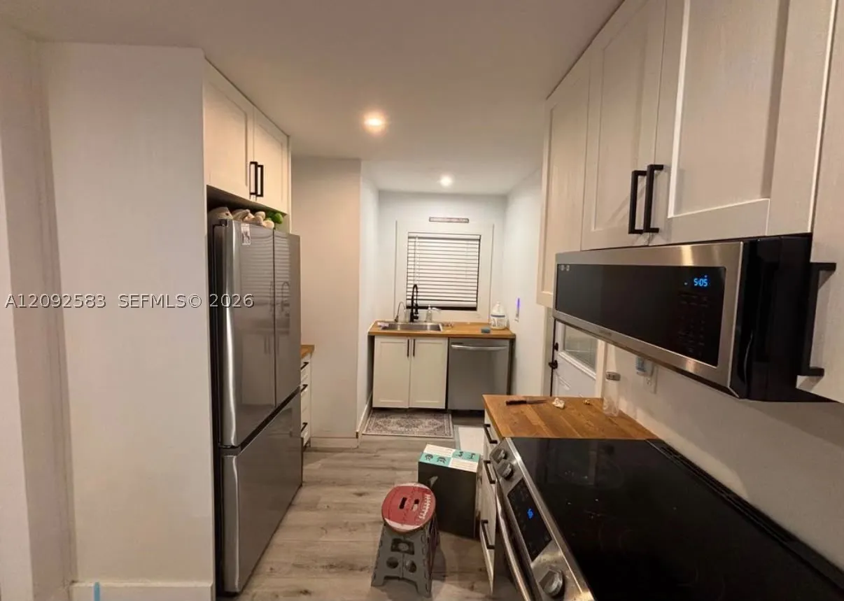320 NE 57th St ##2