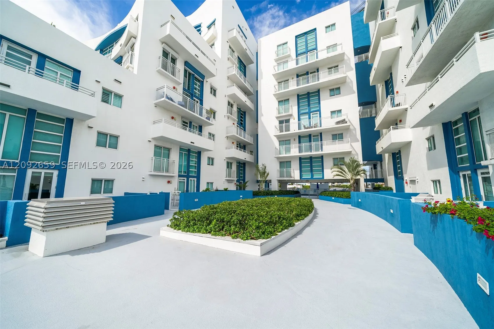 7600 Collins Ave #1012